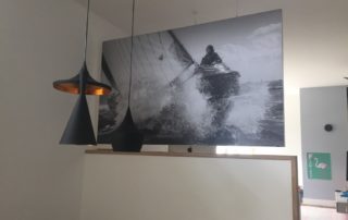 Akoestisch vrijhangend paneel woonkamer geluidsverbetering